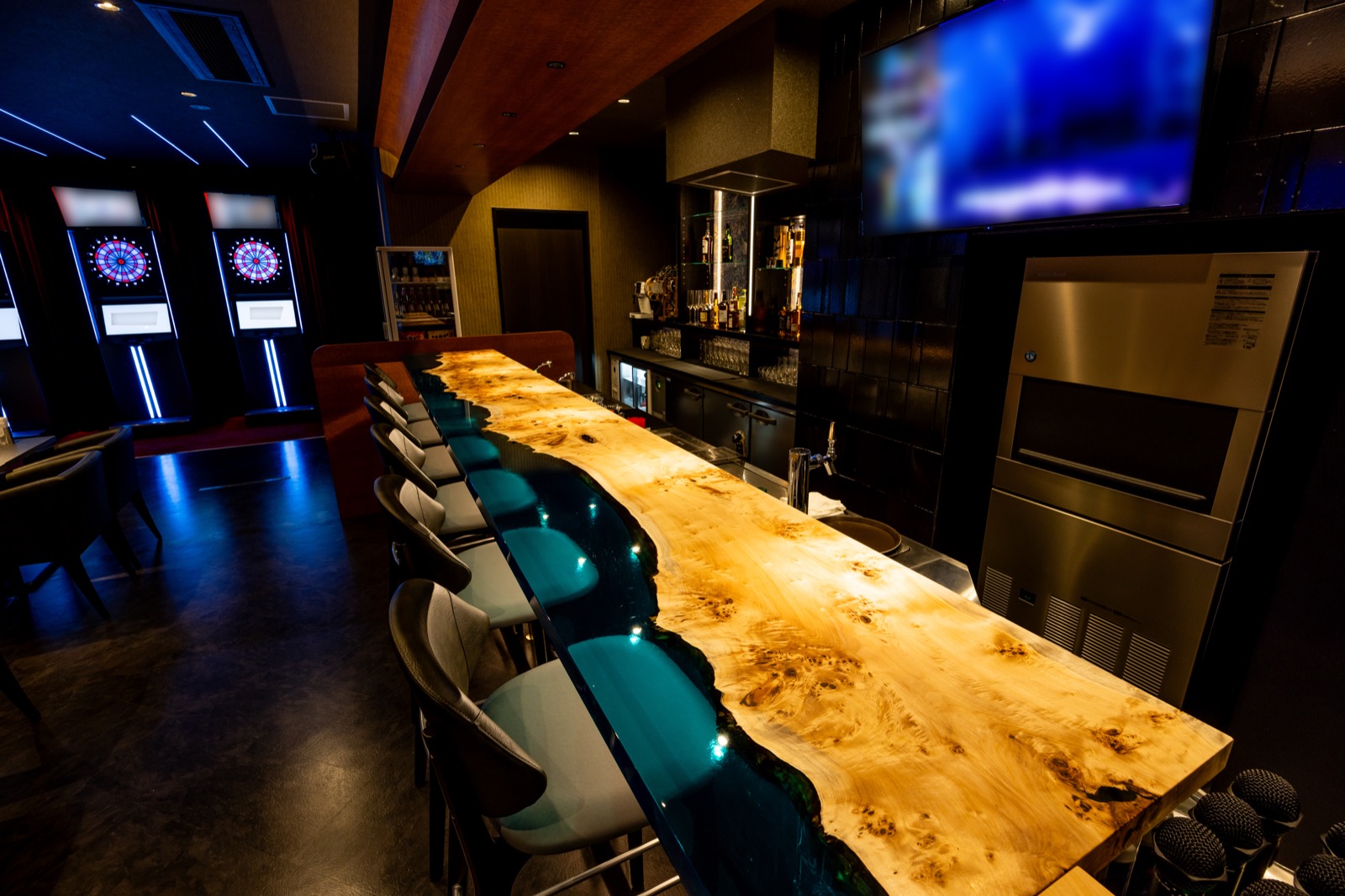 有楽町バー DELTA+ 飲み放題プラン バーカウンター